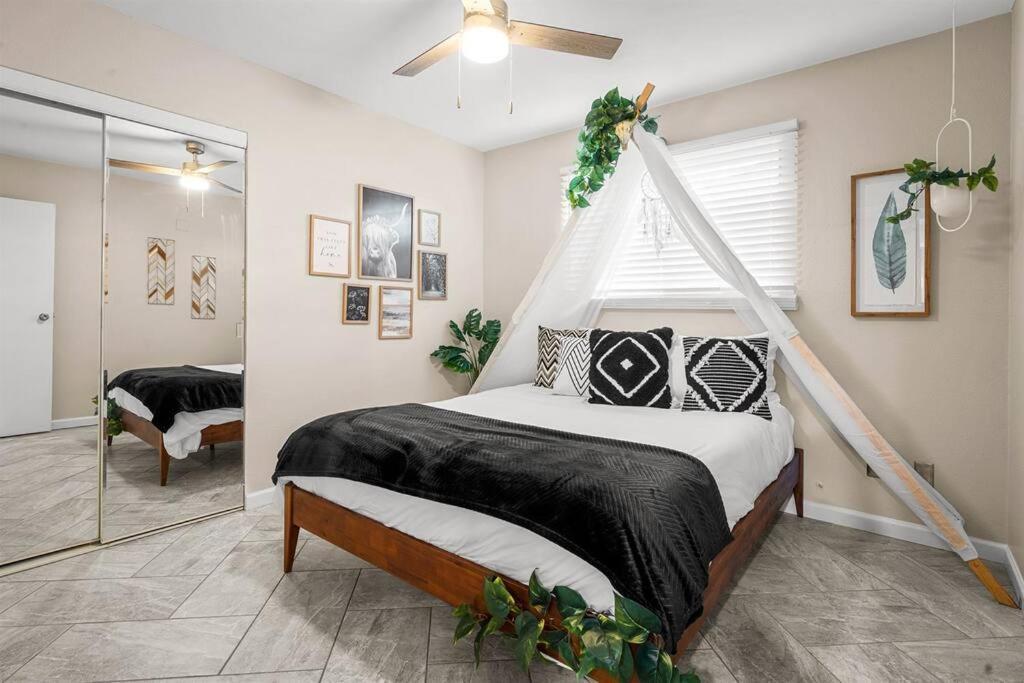 Modern Tempe Home With Heated Pool, Asu Bagian luar foto